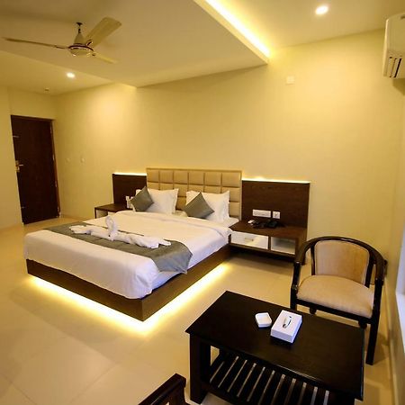 Hotel Le Sapphire Sultan Bathery Dış mekan fotoğraf