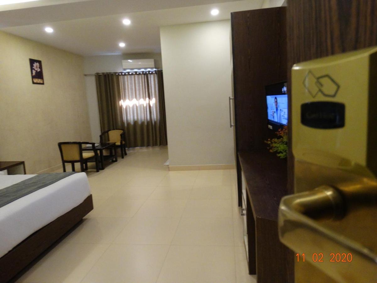 Hotel Le Sapphire Sultan Bathery Dış mekan fotoğraf