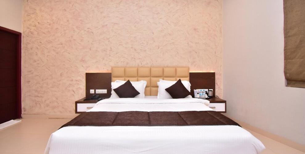 Hotel Le Sapphire Sultan Bathery Dış mekan fotoğraf