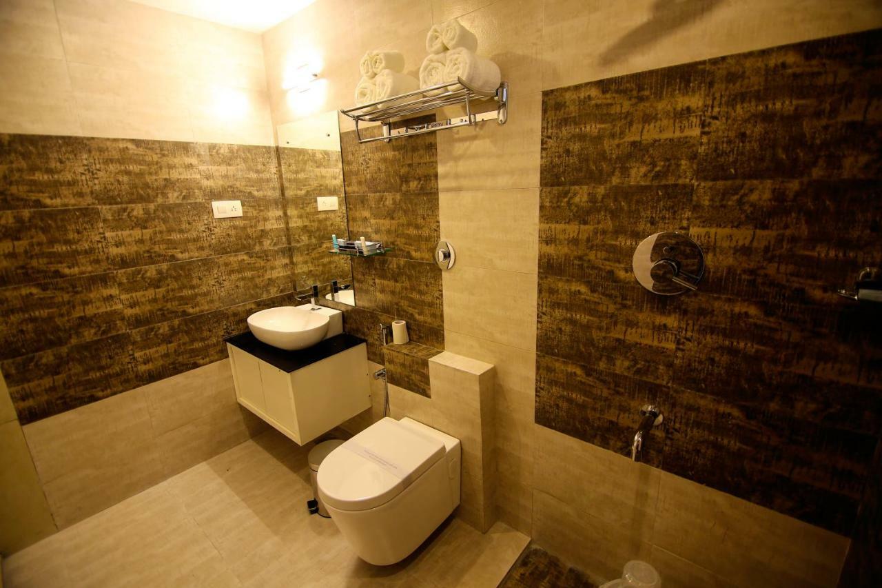 Hotel Le Sapphire Sultan Bathery Dış mekan fotoğraf